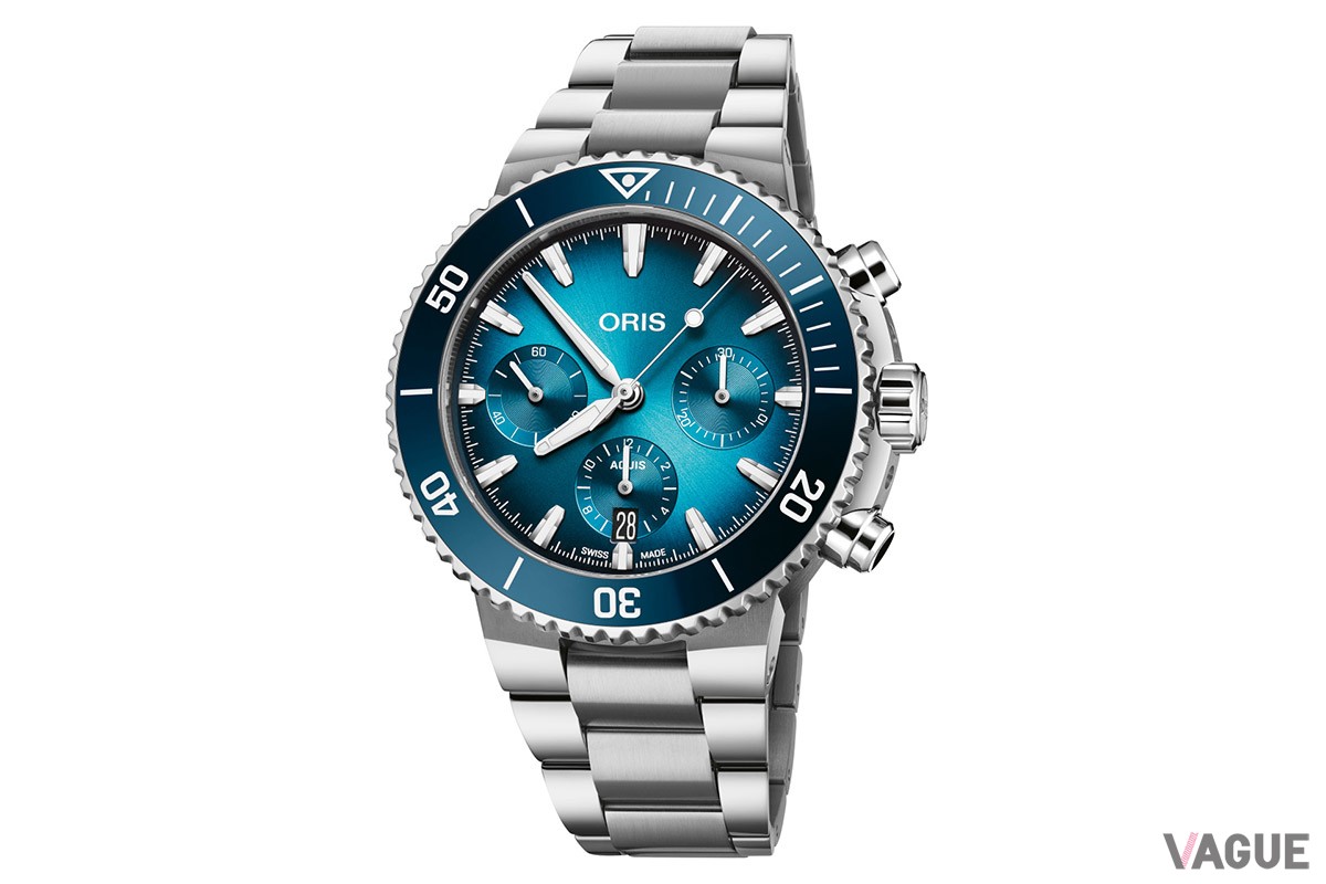 クロノグラフの新作「アクイス クロノグラフ 43.50 mm」。人気のブルーのダイヤルが爽やか