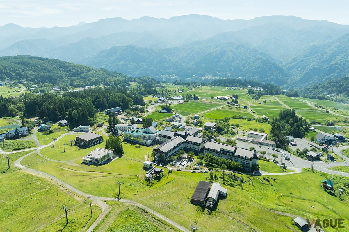 緑豊かなゲレンデを目の前に望みながら新鮮な空気を味わえる新アクティビティ施設がオープン