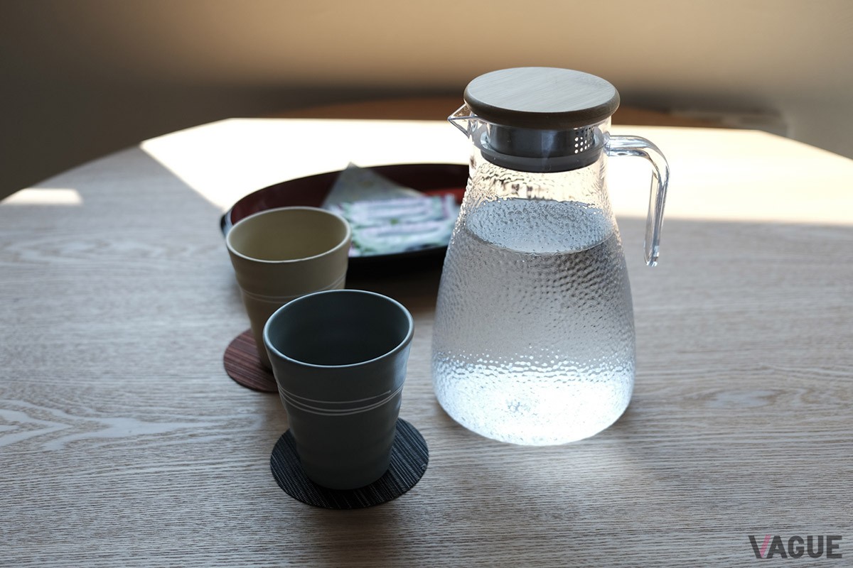 鉱泉水のウェルカムドリンクがお出迎え