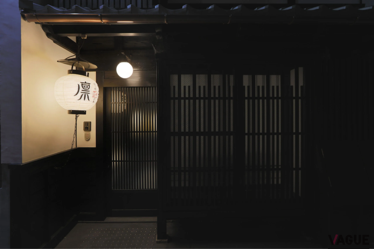 伝統的な建造物をリノベーションした高級一棟貸し宿