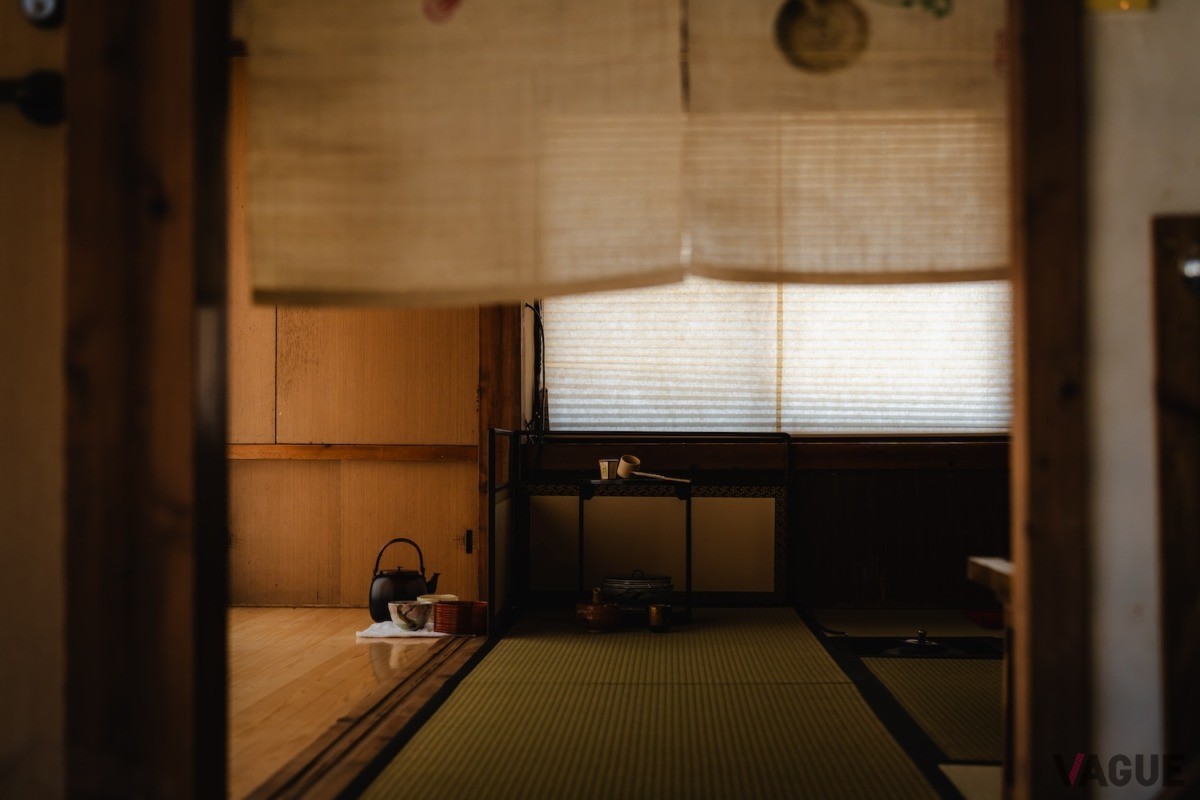 和室では茶道や着付体験などを提供