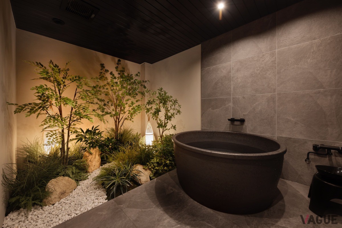 施設最大の特徴は、寝室内に併設する庭園付きの壺風呂