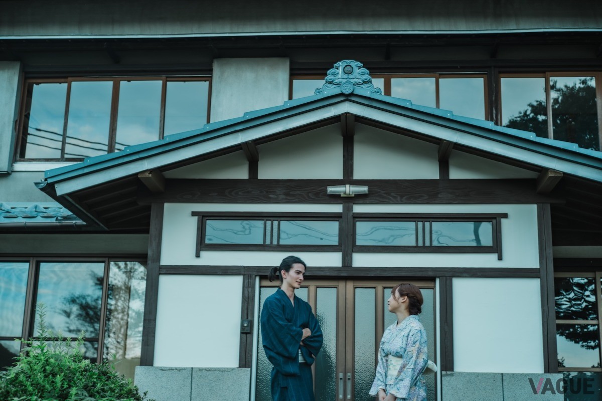 空き家となっていた湖畔の古民家を再生し、ロケーションを活かした宿泊施設にリノベーション