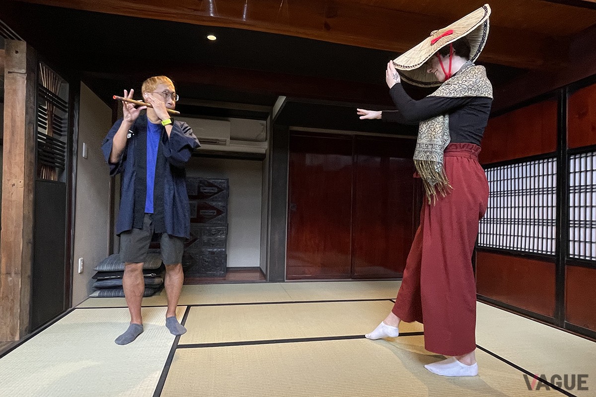 BUNZOおけさ会の岩崎さんとおけさ踊り体験