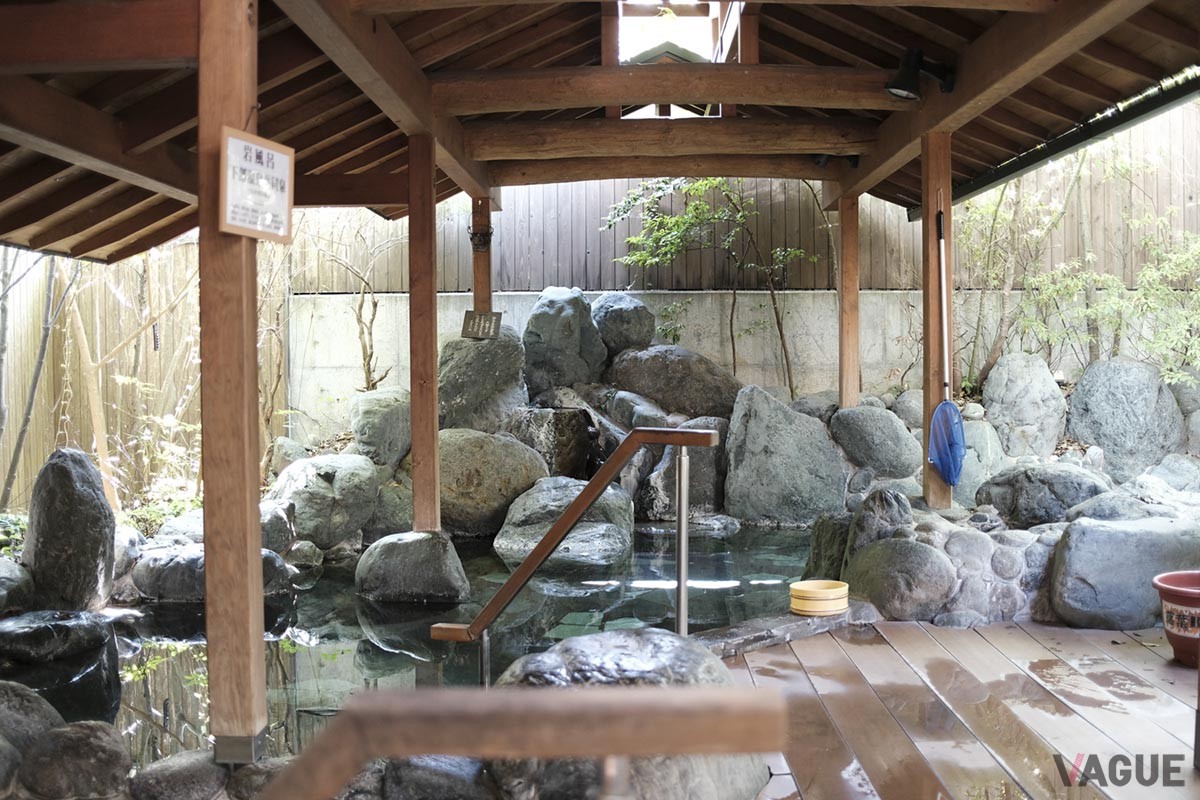 岩露天など多彩な温泉が疲れを癒す
