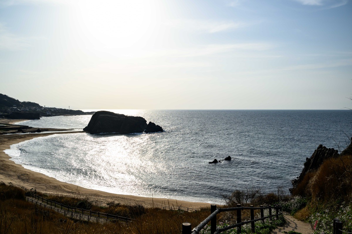 大成古墳群から立岩を望む