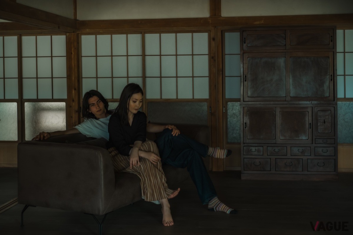 こだわりのソファや歴史を感じる骨董家具も必見