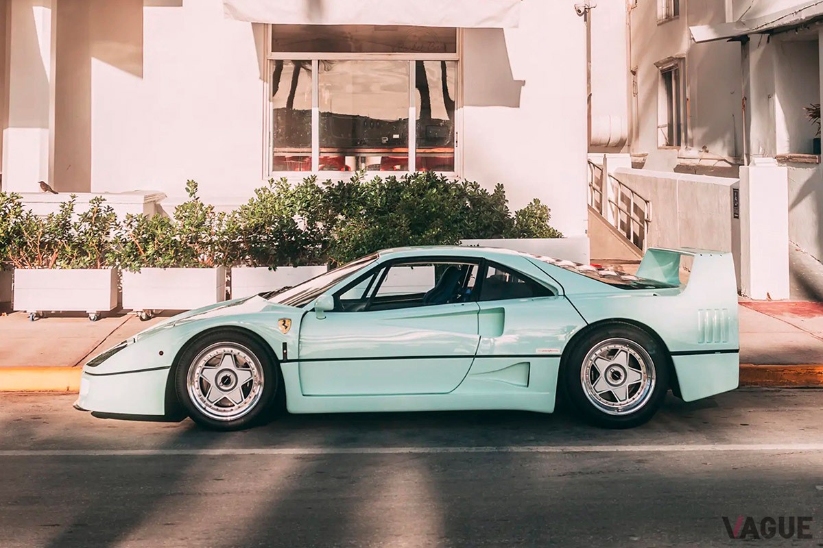 RMサザビーズのオークションに出品されたフェラーリ「F40」の色替えモデル、通称「ミンティ フォーティ」（C）RMサザビーズ