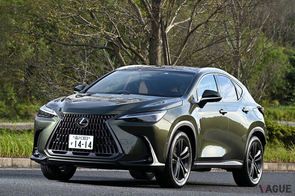 適度なボディサイズながら使いやすいラゲッジスペースを有しており、快適なゴルフ旅を楽しめるレクサス「NX」