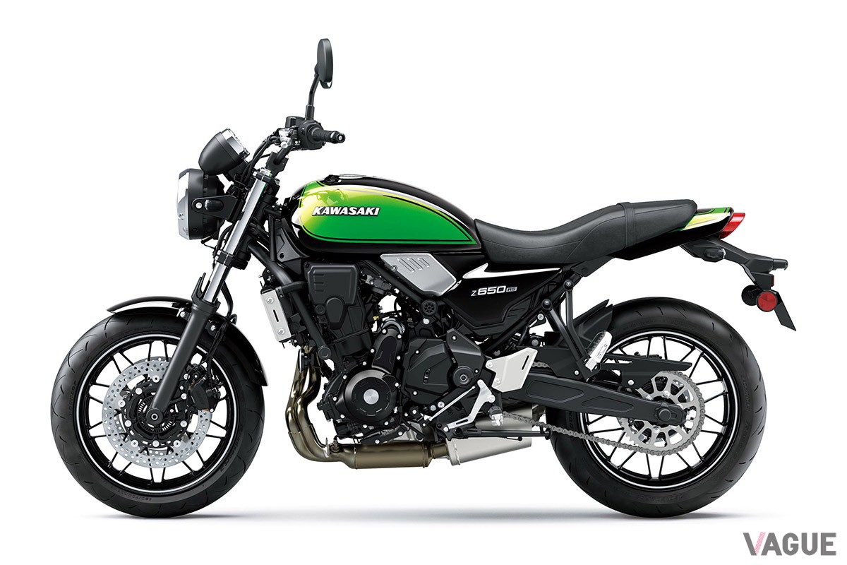カワサキの人気ネイキッド「Z650RS」の2025年モデルは、エボニーの“グリーン／ブラック”と“ブラック／ゴールドストライプ”の2色を設定