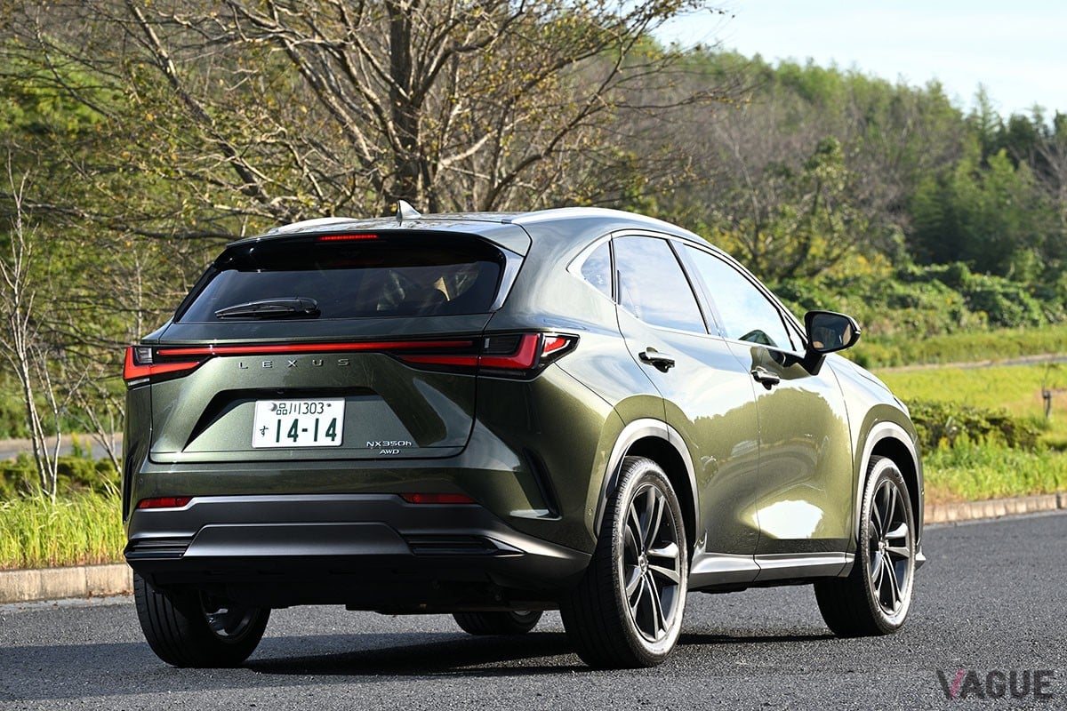 適度なボディサイズながら使いやすいラゲッジスペースを有しており、快適なゴルフ旅を楽しめるレクサス「NX」