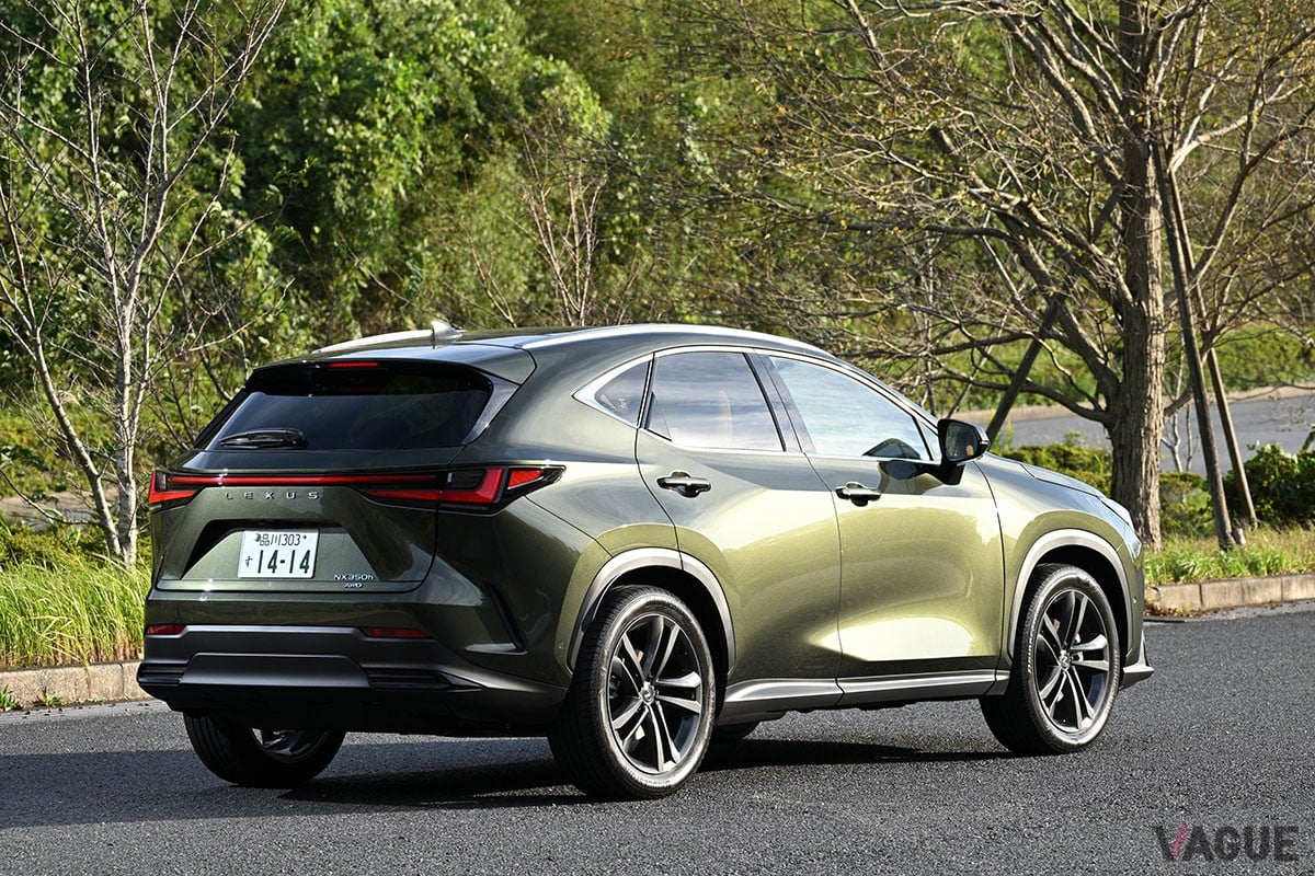 適度なボディサイズながら使いやすいラゲッジスペースを有しており、快適なゴルフ旅を楽しめるレクサス「NX」