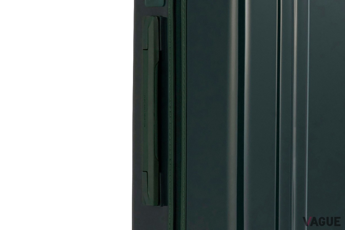 ゼロハリバートンのポリカーボネート製ラゲージ「Classic Lightweight 4.0」シリーズに新色“レーシンググリーン”が登場