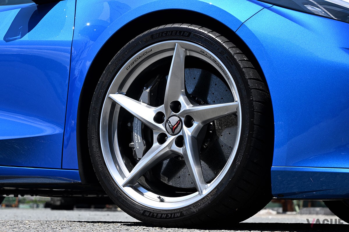 シボレー新型「コルベットE-Ray」