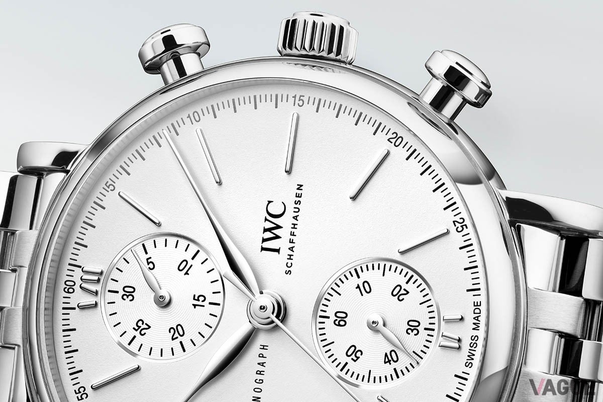 男女や世代の別を問わず、さまざまな人が身につけやすい39mm径クロノグラフ。清潔感のある佇まいはスポーツシーンはもとよりビジネスシーンでの装いにもよく似合う