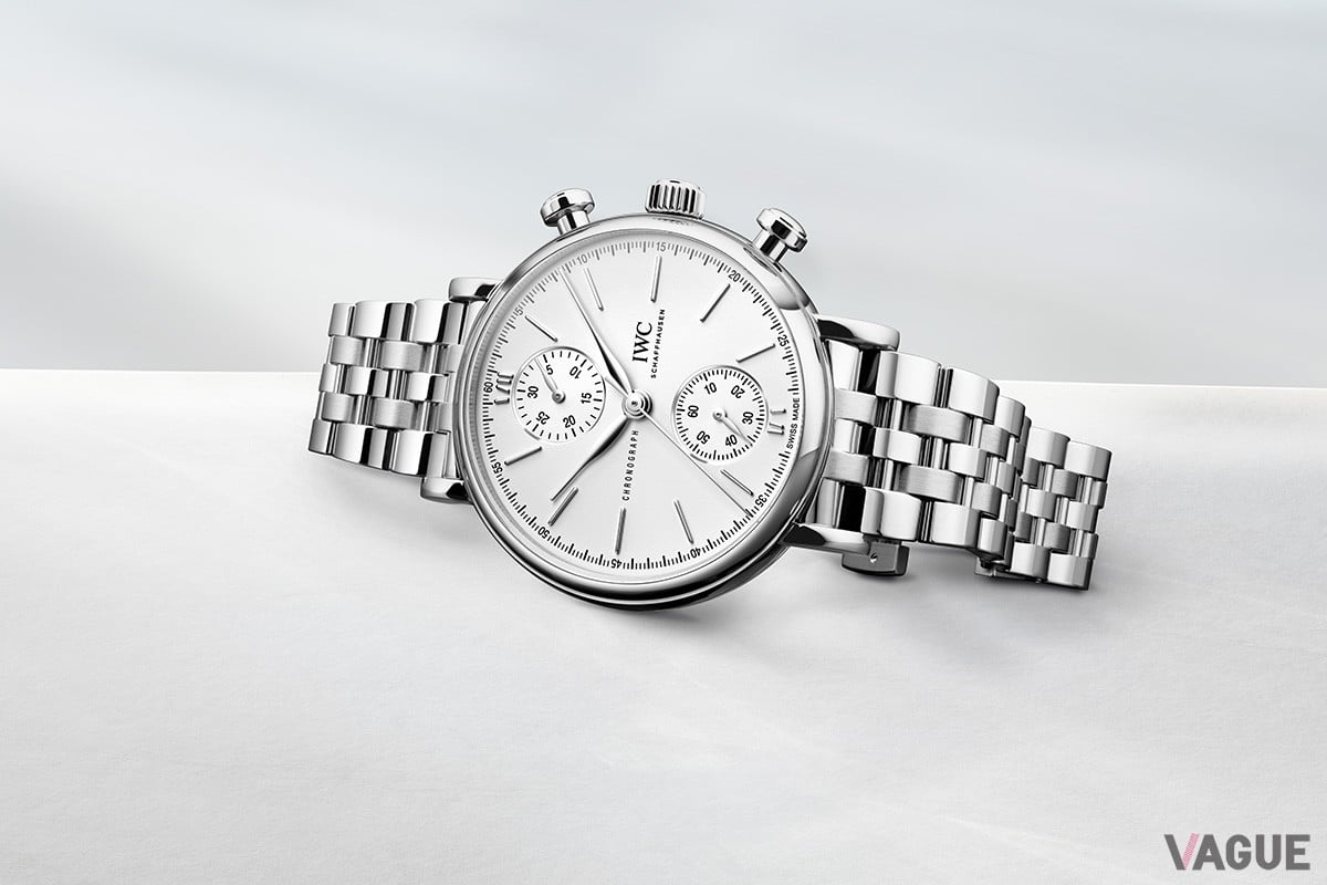 男女や世代の別を問わず、さまざまな人が身につけやすい39mm径クロノグラフ。清潔感のある佇まいはスポーツシーンはもとよりビジネスシーンでの装いにもよく似合う