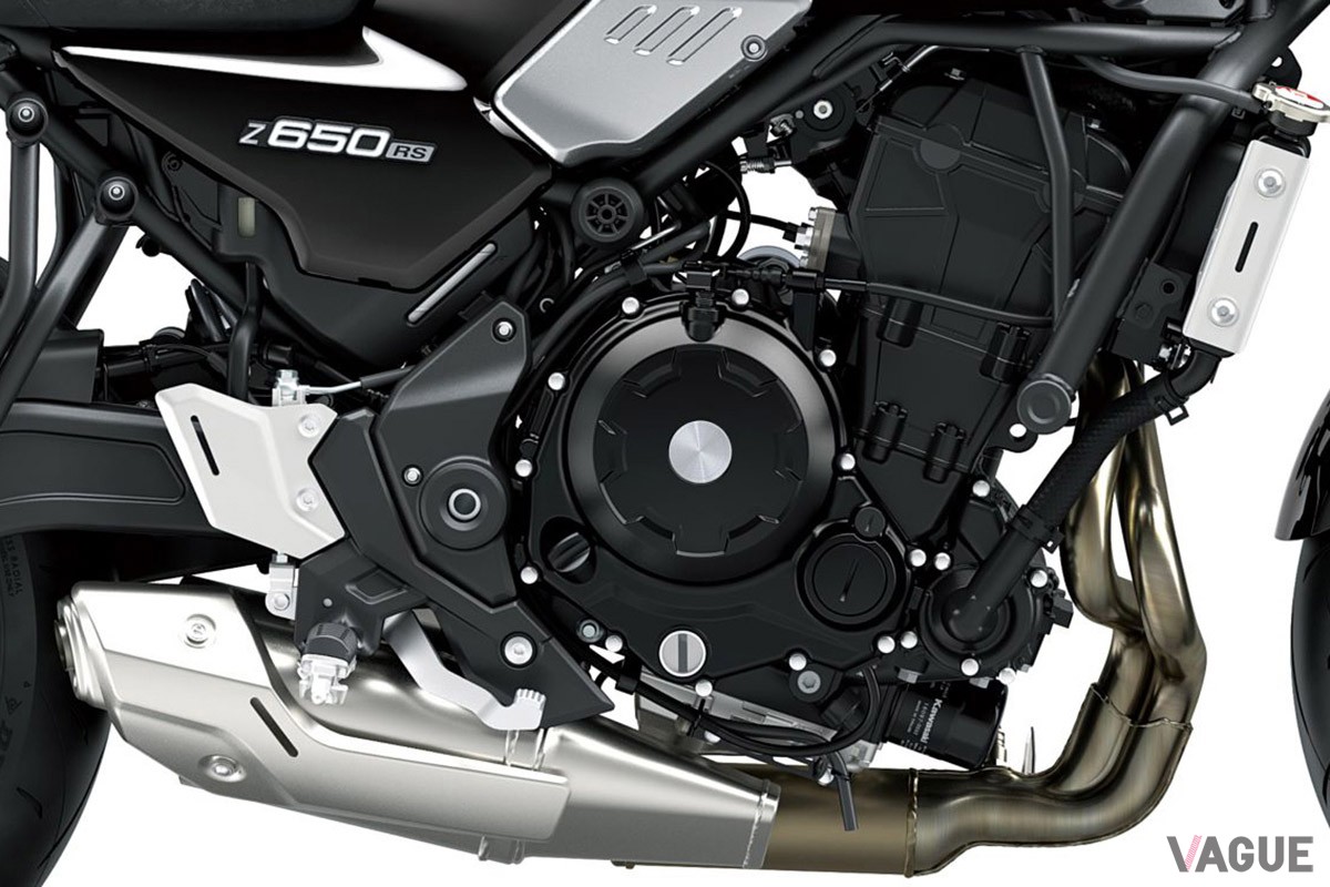 カワサキの人気ネイキッド「Z650RS」の2025年モデルは、エボニーの“グリーン／ブラック”と“ブラック／ゴールドストライプ”の2色を設定