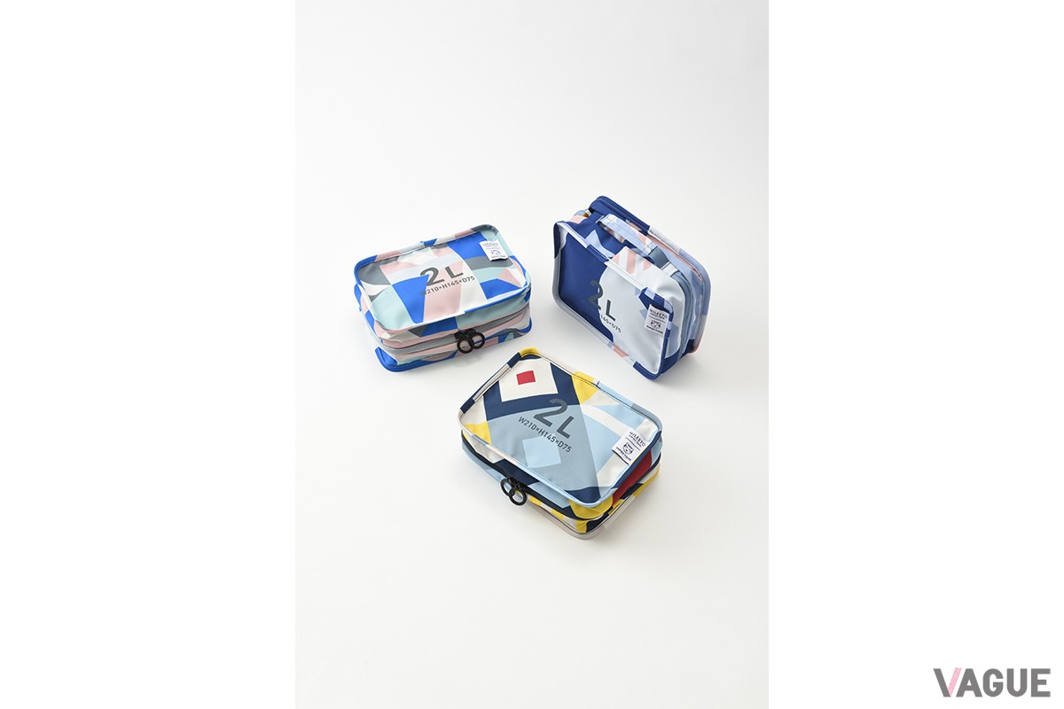 ファスナーを開いて付属のフックを出せば、取っ手や壁に吊るして使うことができる「ハンギングオーガナイザー」