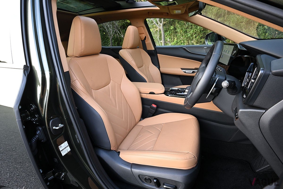 適度なボディサイズながら使いやすいラゲッジスペースを有しており、快適なゴルフ旅を楽しめるレクサス「NX」