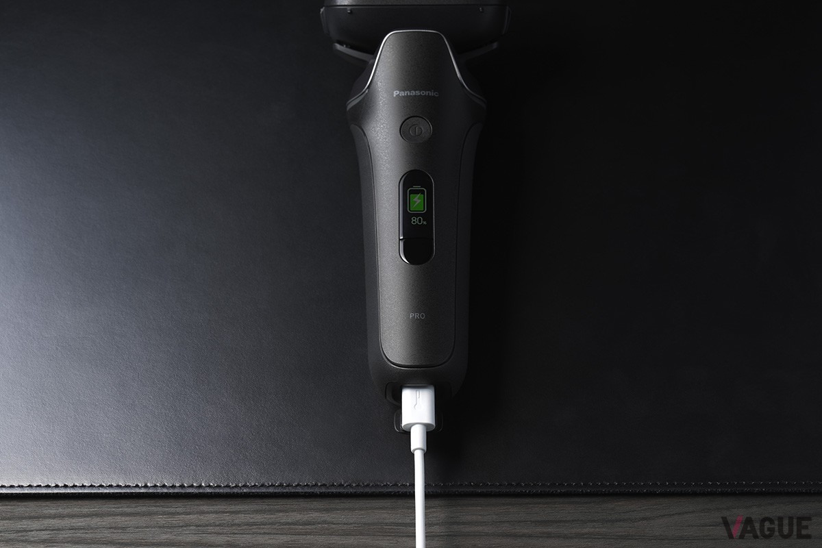 上位モデル「ES-L690U」「ES-L670U」「ES-L650U」はUSB Type-Cポートを介してダイレクトに充電することが可能。重くかさばる専用アダプターを持って行かずに済むのは嬉しい