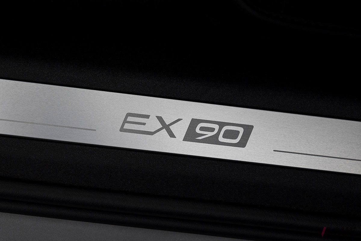 ボルボ「EX90」