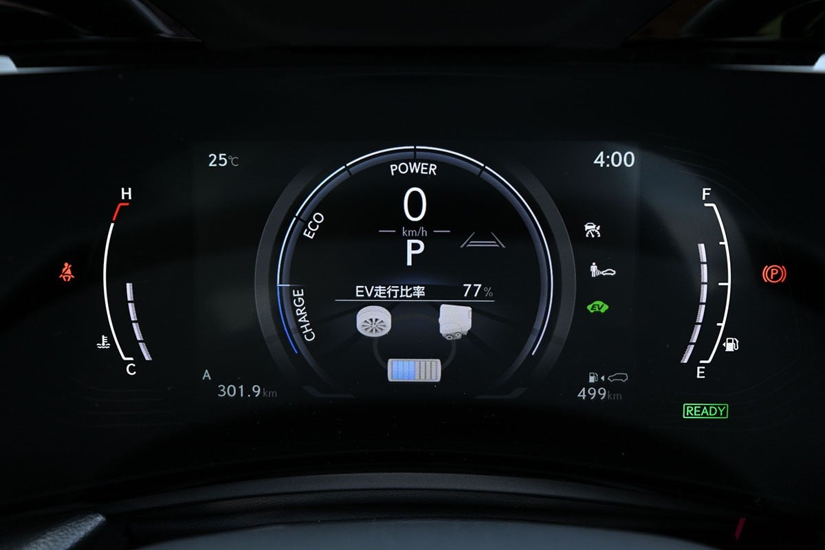 適度なボディサイズながら使いやすいラゲッジスペースを有しており、快適なゴルフ旅を楽しめるレクサス「NX」