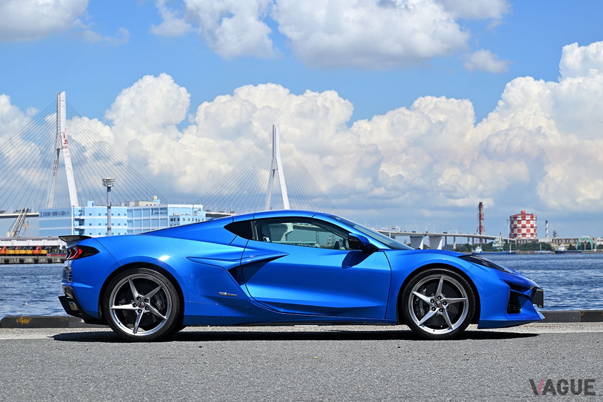 シボレー新型「コルベットE-Ray」