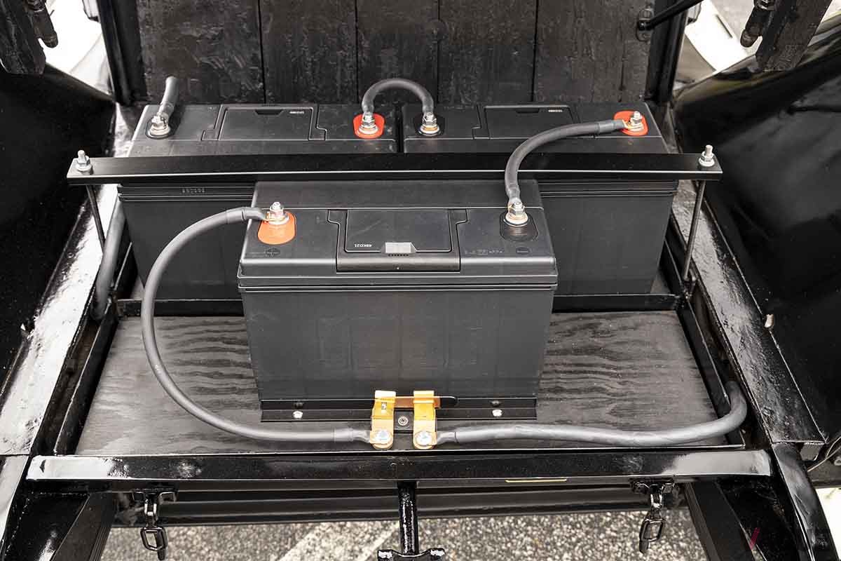 米国で開催されるオークションに登場する1916年製の電気自動車、デトロイト・エレクトリック「モデル57ブロアム」Gabor Mayer ©2024 Courtesy of RM Sotheby's