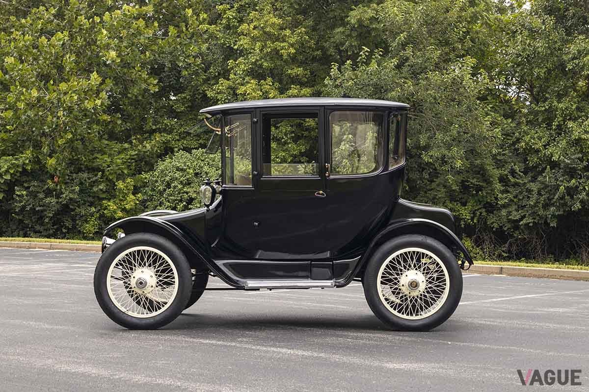 米国で開催されるオークションに登場する1916年製の電気自動車、デトロイト・エレクトリック「モデル57ブロアム」Gabor Mayer ©2024 Courtesy of RM Sotheby's