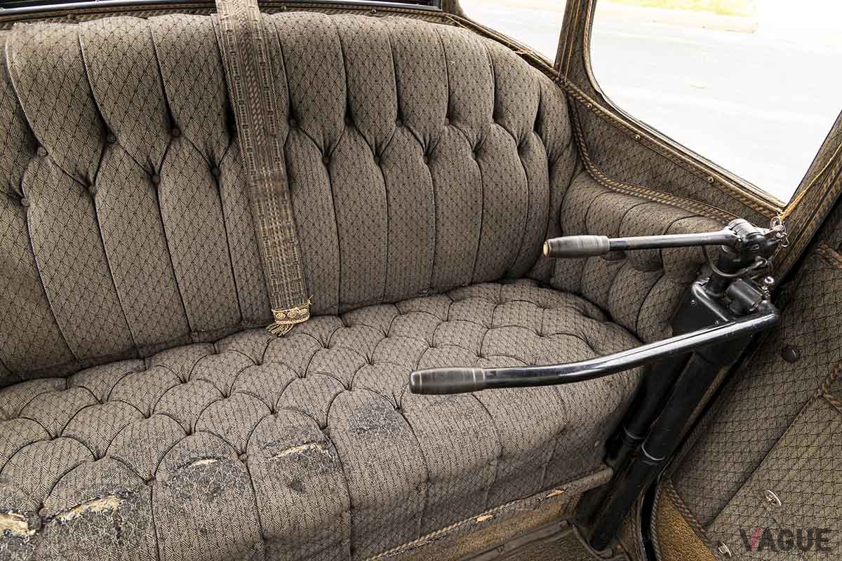 米国で開催されるオークションに登場する1916年製の電気自動車、デトロイト・エレクトリック「モデル57ブロアム」Gabor Mayer ©2024 Courtesy of RM Sotheby's