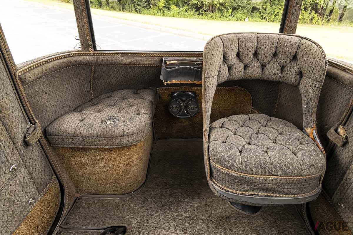 米国で開催されるオークションに登場する1916年製の電気自動車、デトロイト・エレクトリック「モデル57ブロアム」Gabor Mayer ©2024 Courtesy of RM Sotheby's