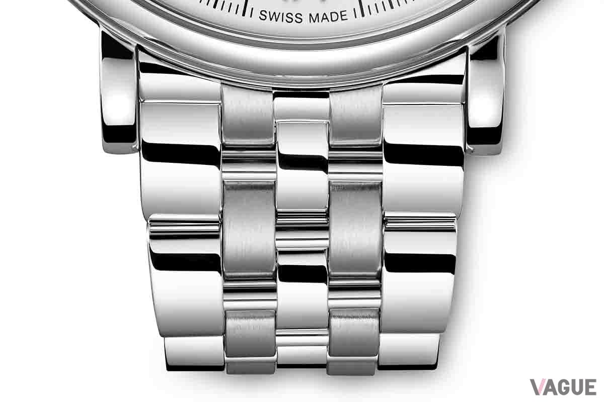 シルバー＆ホワイトで統一されたダイヤル。極細バーインデックスや艶やかな時分針、規則正しく並んだ目盛りに時代を超えた価値を感じさせる