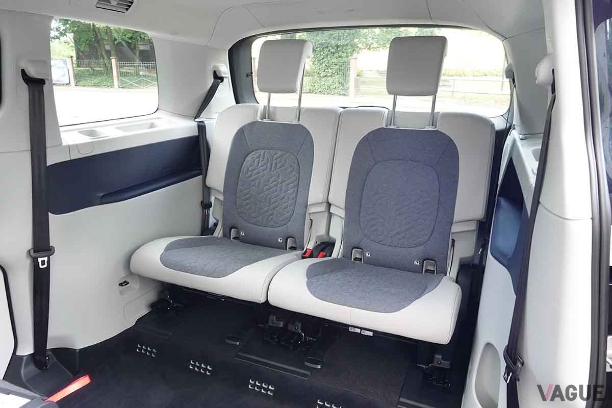 VWの電気自動車ミニバン「ID.バズ」プロのインテリア