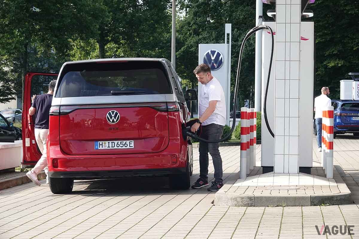 VWの電気自動車ミニバン「ID.バズGTX」