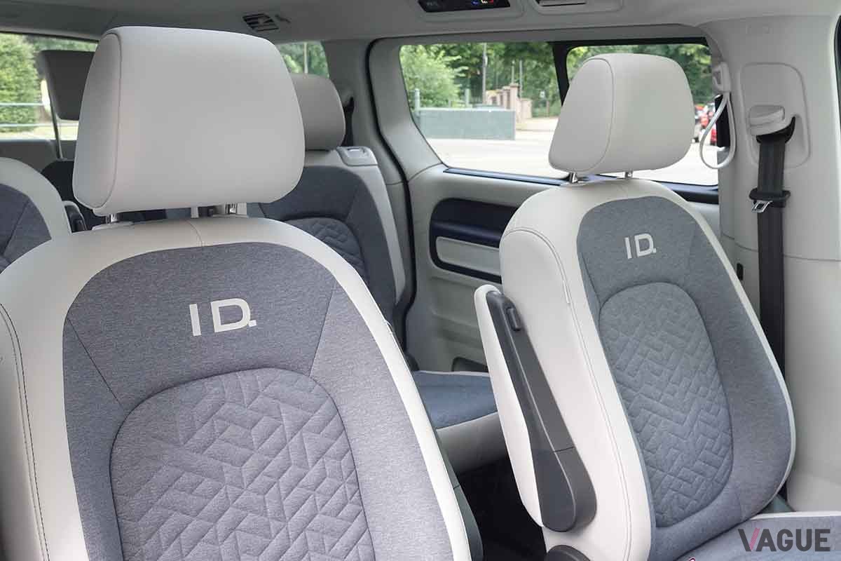 VWの電気自動車ミニバン「ID.バズ」プロのインテリア