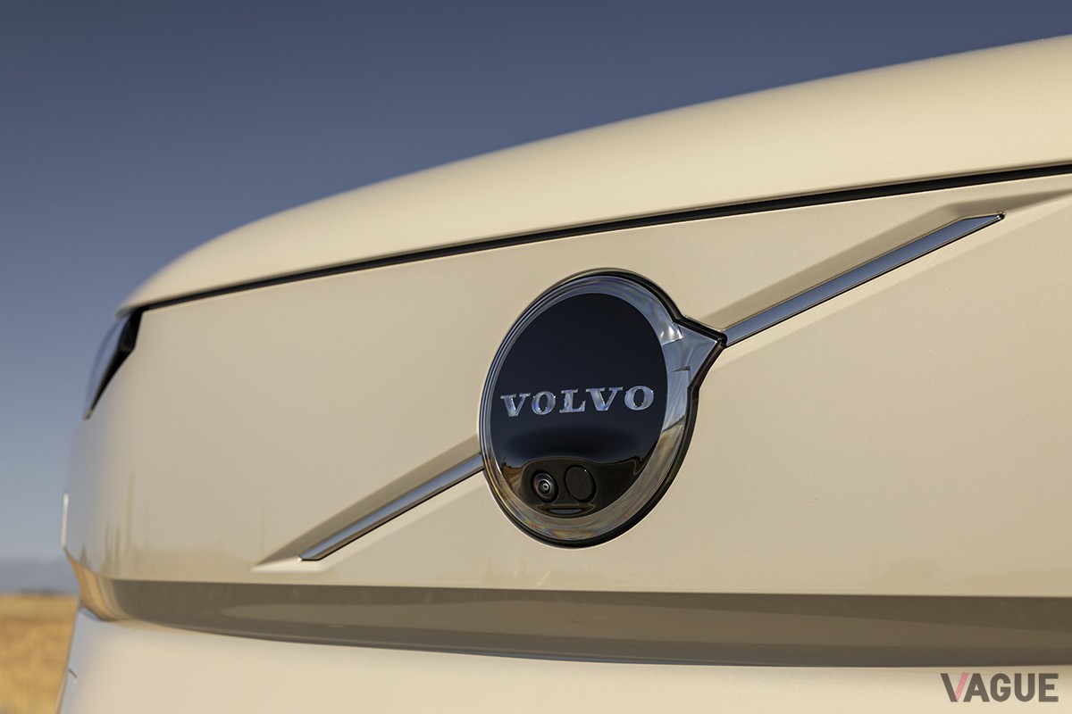 ボルボ新型「EX90」