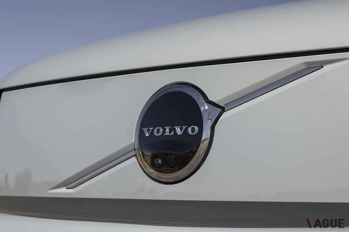 ボルボ新型「EX90」