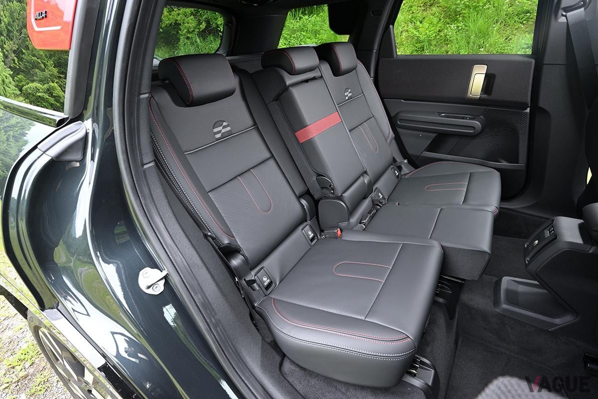 新型「ミニ・カントリーマン ジョン・クーパー・ワークス（JCW）」のインテリア