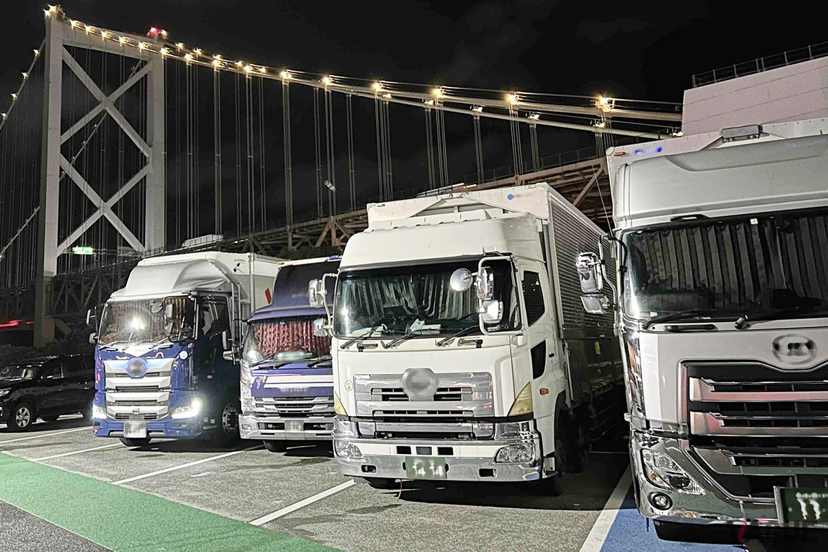 現在は、午前0時から午前4時までに高速道路を走行するETC車について、通行料金の3割引が適用される「ETC深夜割引」だが、2025年3月末に見直しされる予定だ