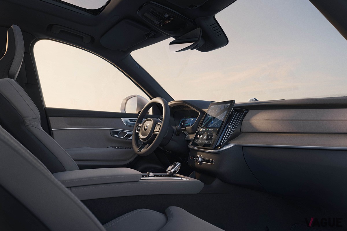 まもなく日本上陸する予定のボルボ改良新型「XC90」