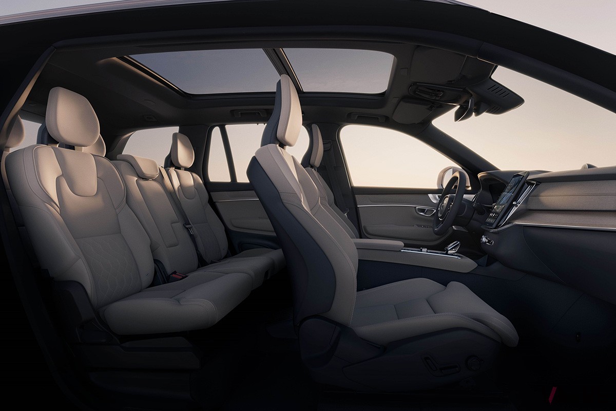 まもなく日本上陸する予定のボルボ改良新型「XC90」