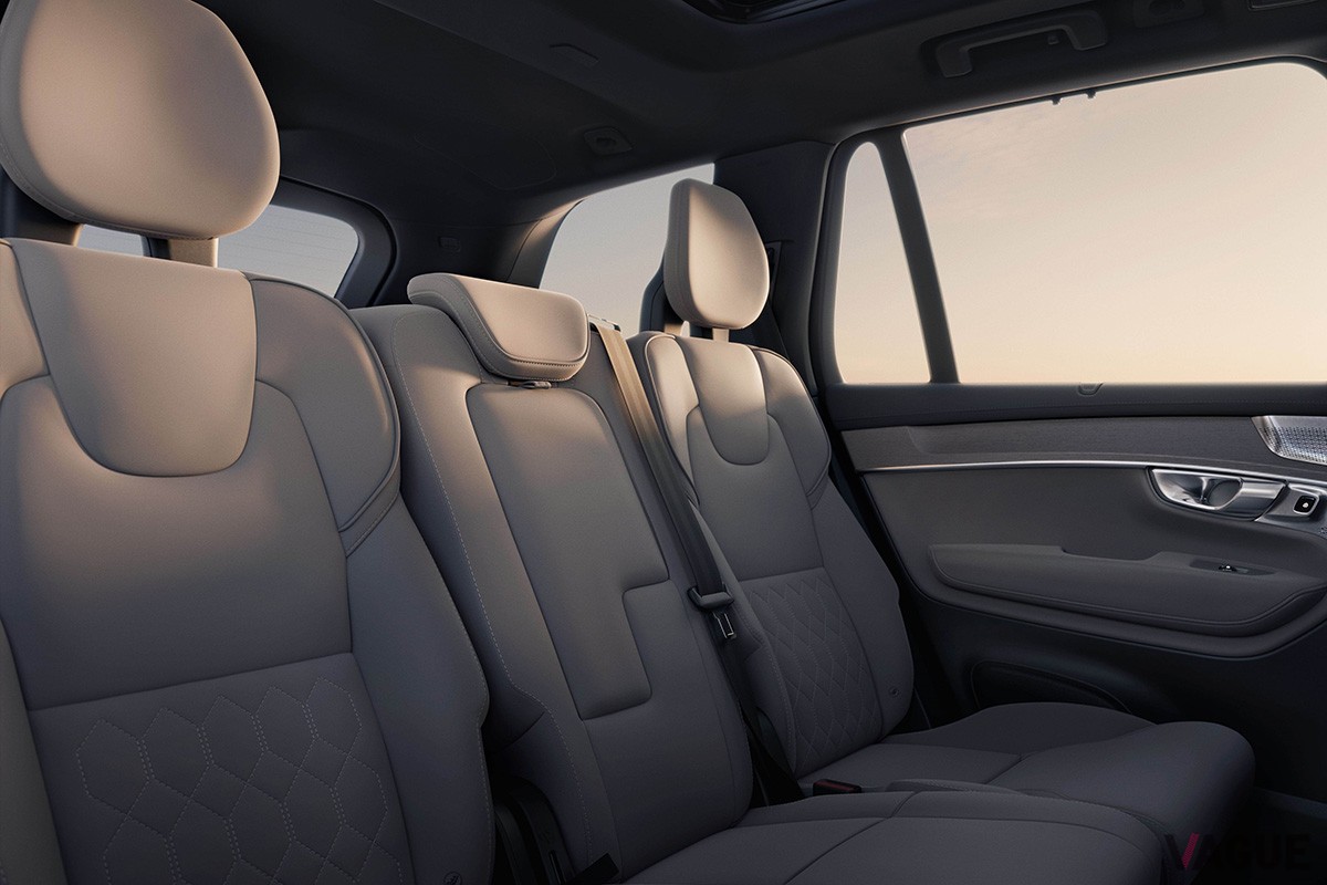 まもなく日本上陸する予定のボルボ改良新型「XC90」