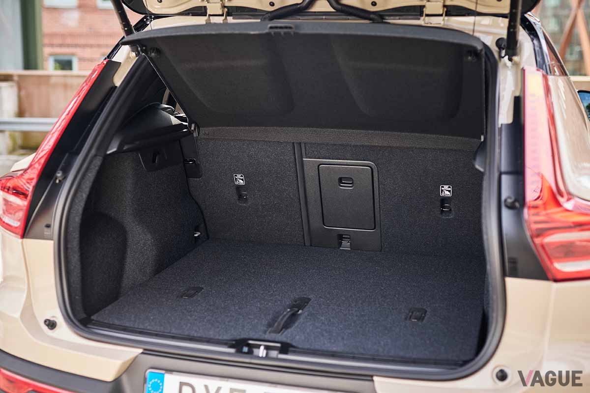 ボルボ「EX40」。従来の「XC40リチャージ」から車名が変更された