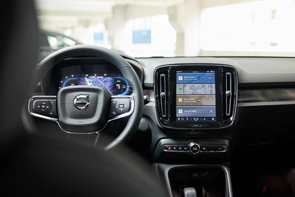 ボルボ「EX40」。従来の「XC40リチャージ」から車名が変更された