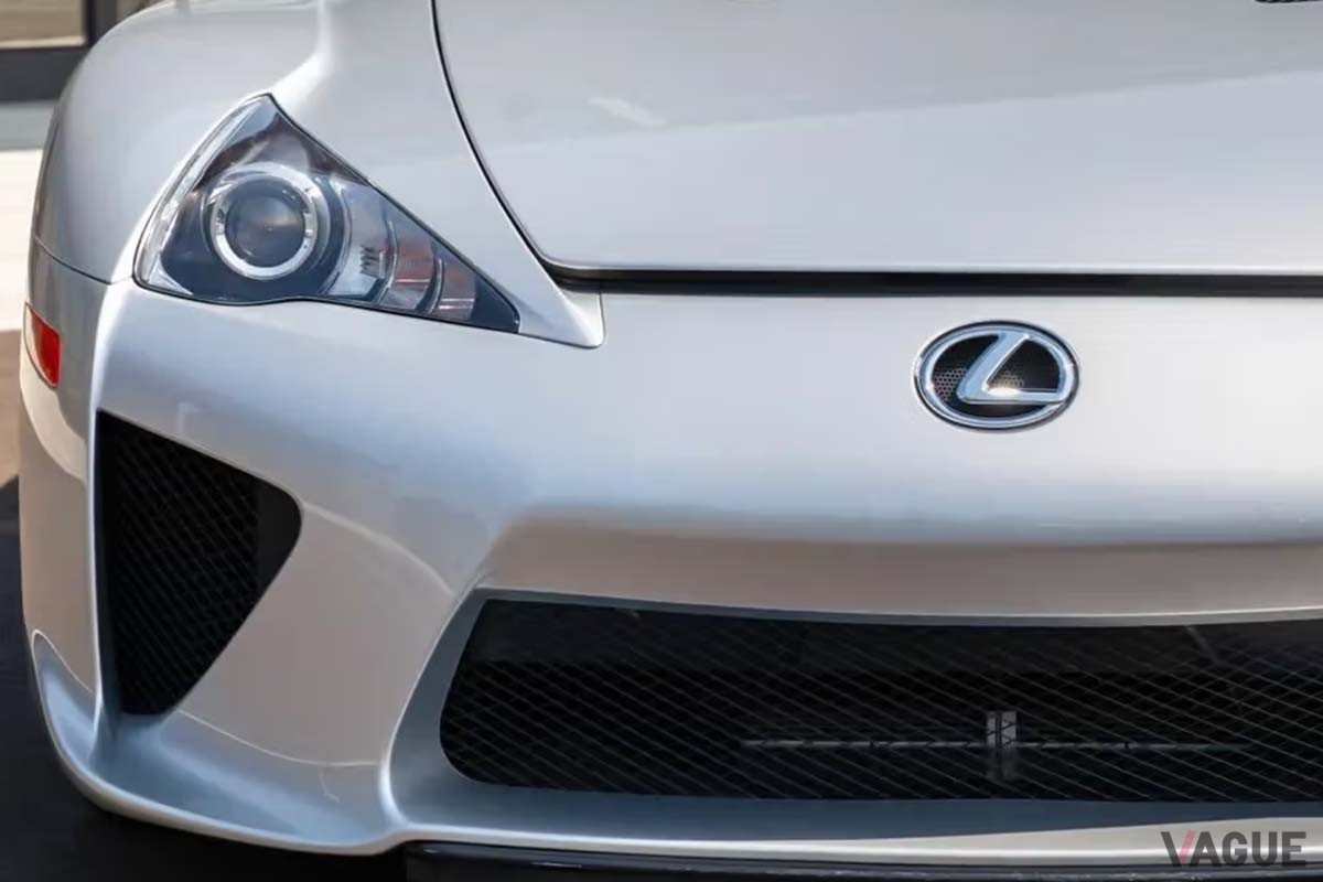 海外オークションサイトに登場した2012年式レクサス「LFA」