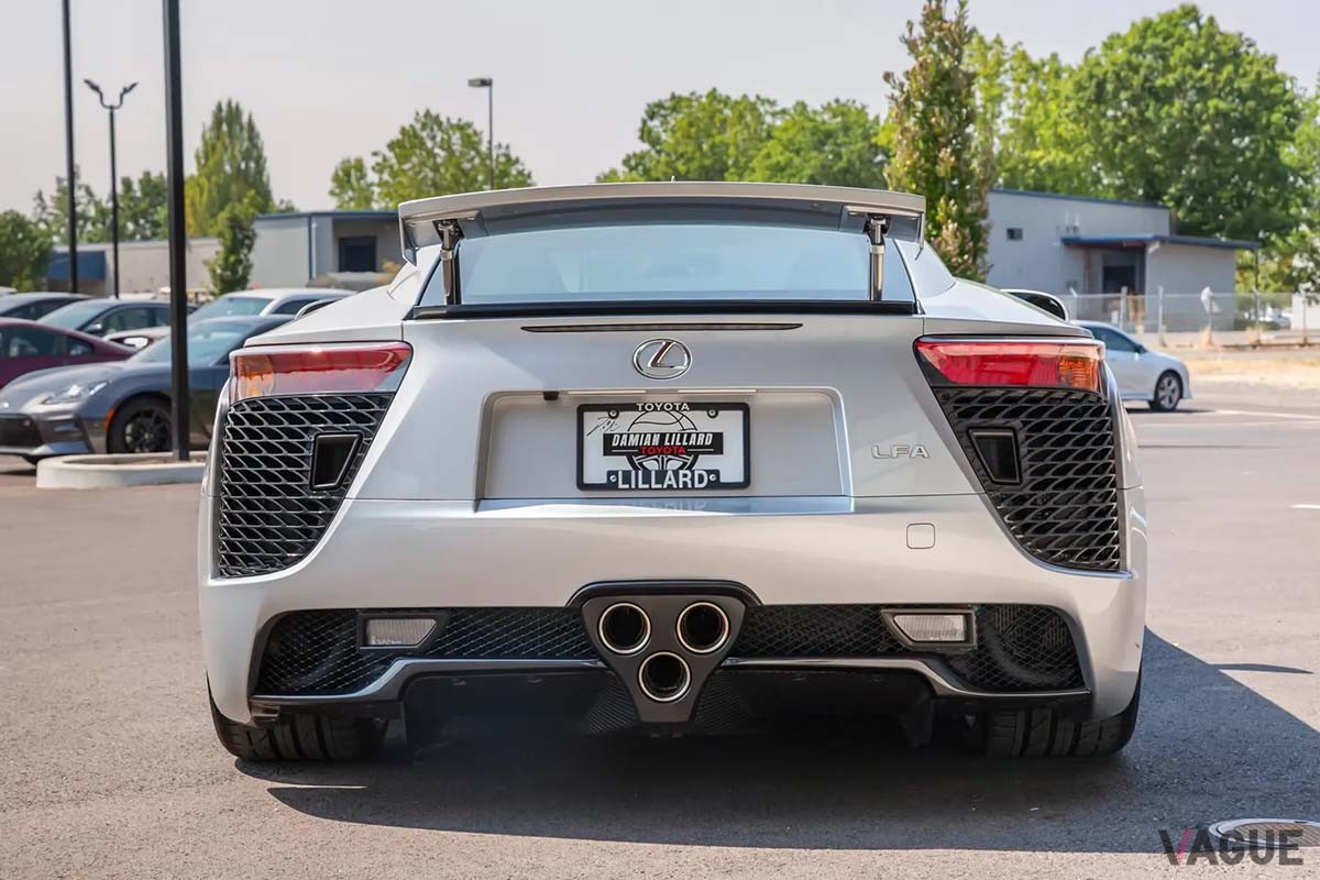 海外オークションサイトに登場した2012年式レクサス「LFA」