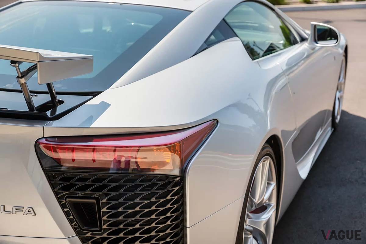 海外オークションサイトに登場した2012年式レクサス「LFA」