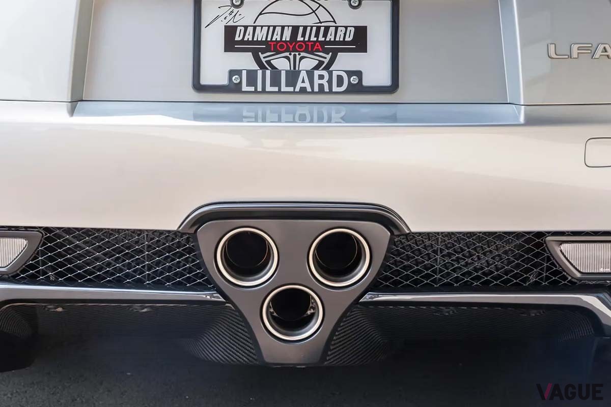 海外オークションサイトに登場した2012年式レクサス「LFA」