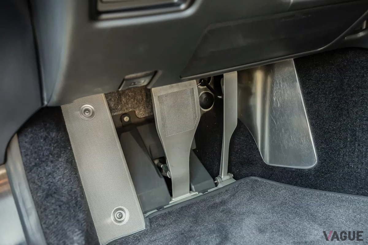 海外オークションサイトに登場した2012年式レクサス「LFA」