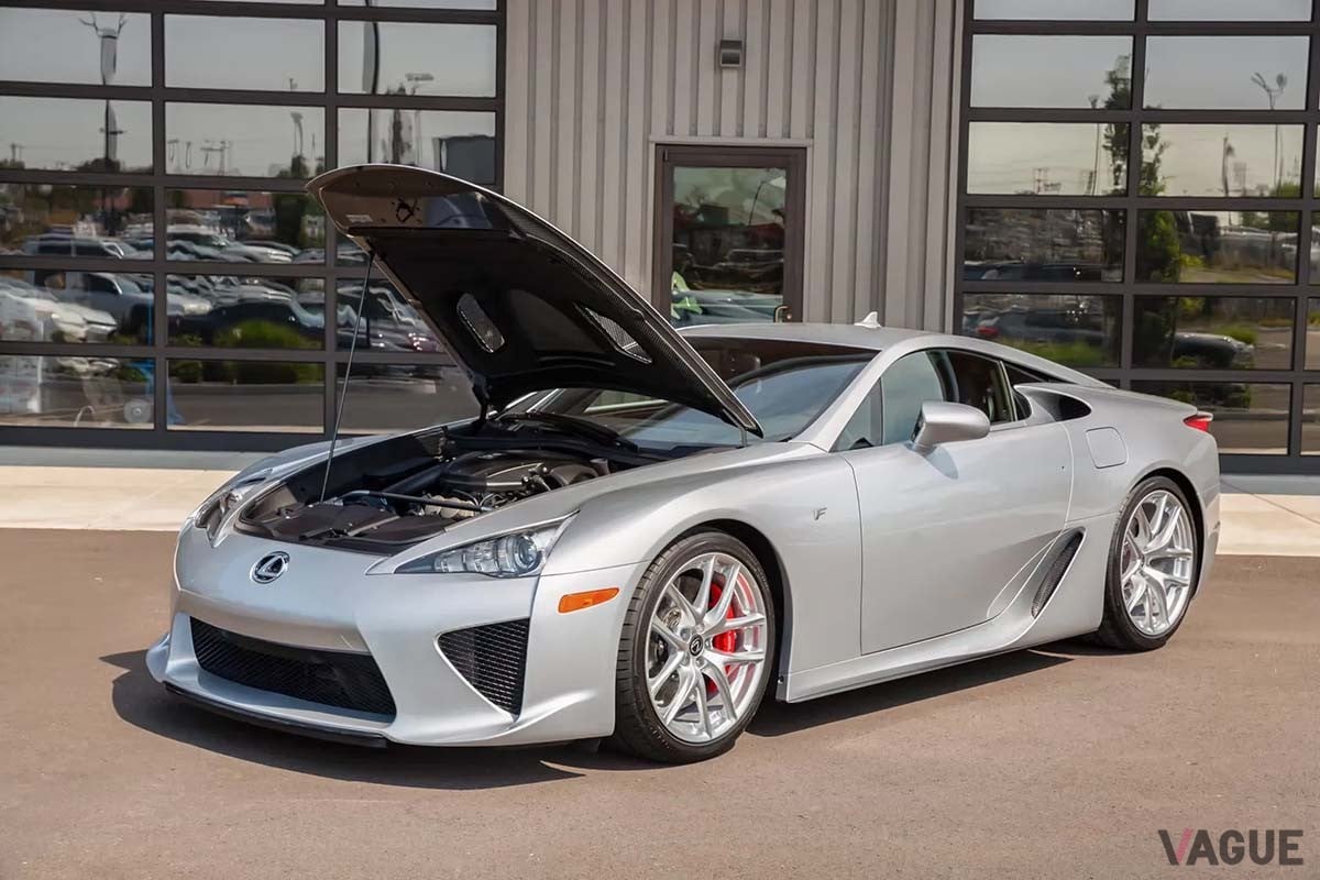 海外オークションサイトに登場した2012年式レクサス「LFA」